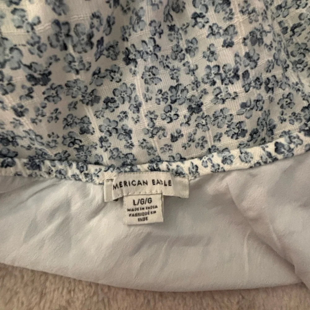 American Eagle cropped one shoulder floral top. - Picture 3 of 4